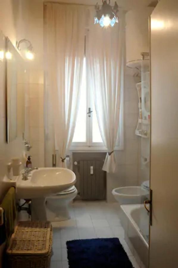 Appartement Charming Flat With Terrace Over The Canal à Venise Extérieur photo