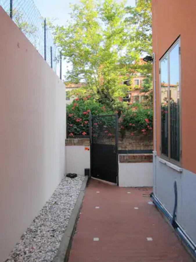 Appartement Charming Flat With Terrace Over The Canal à Venise Extérieur photo